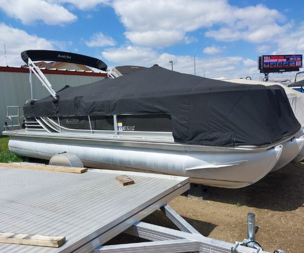 2015 SOUTH BAY 524E TRITOON