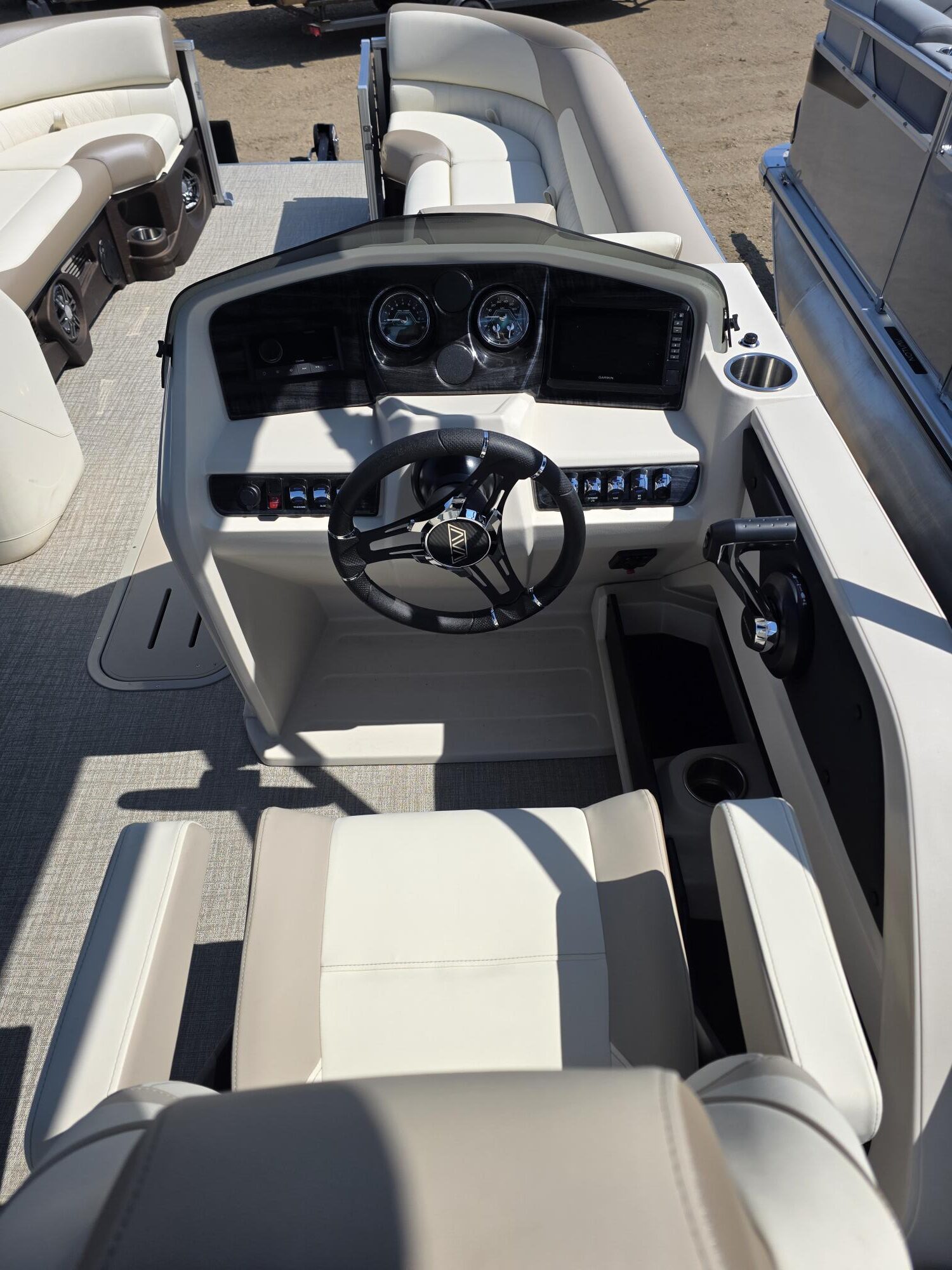 2027 Avalon LSZ Entertainer - Image 4