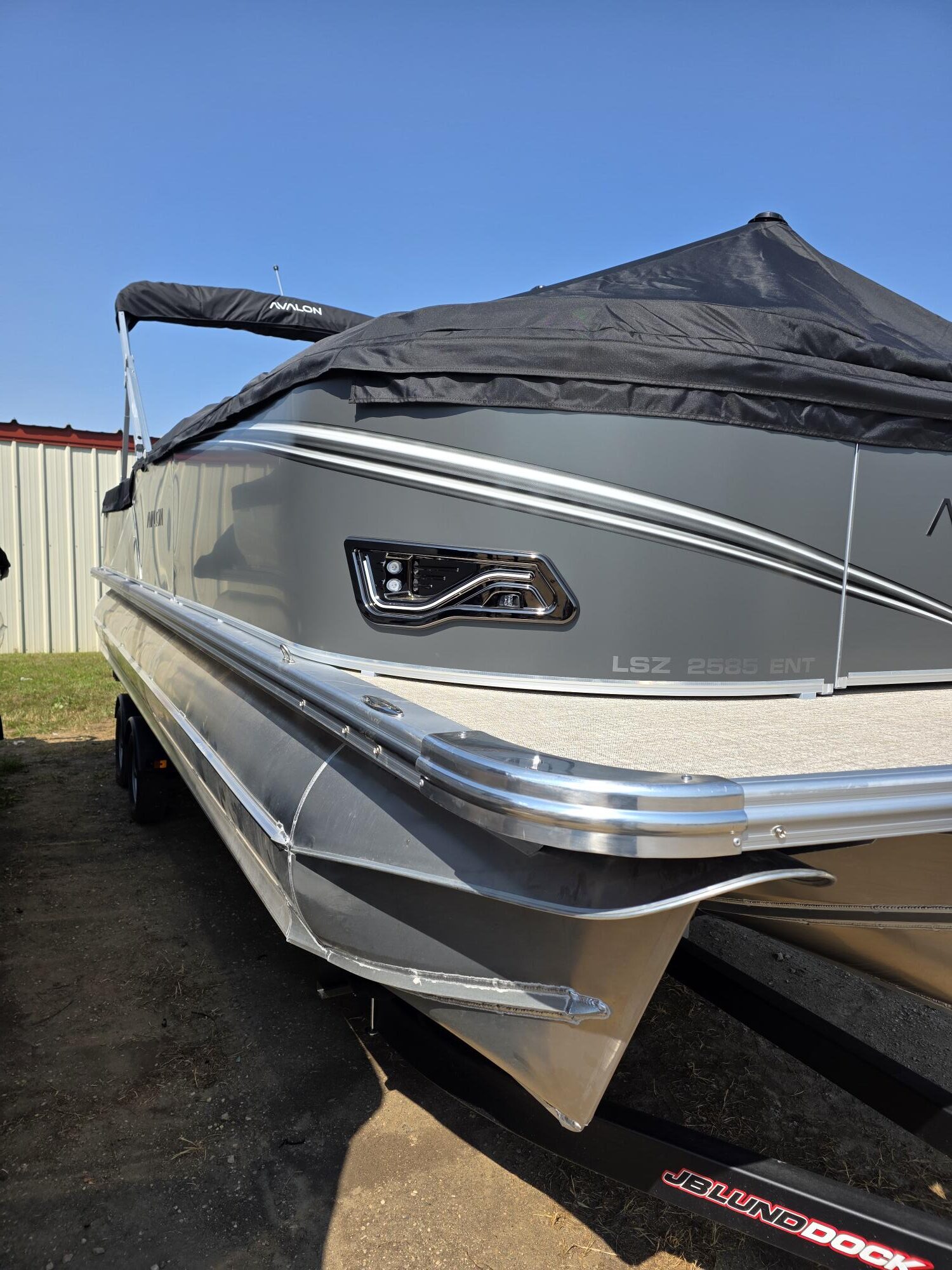 2027 Avalon LSZ Entertainer - Image 11
