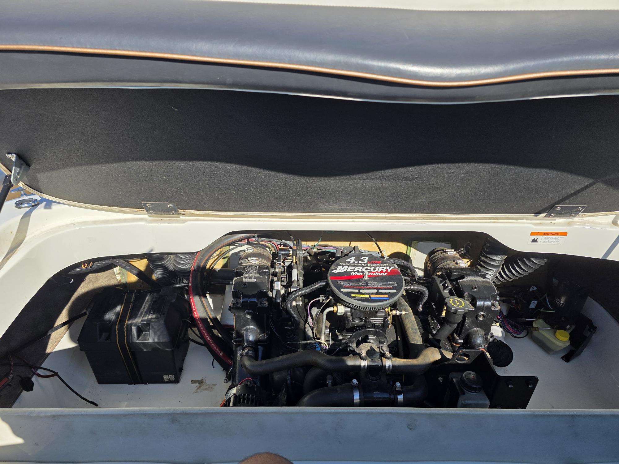 2004 Larson 180 SEi BR - Image 11